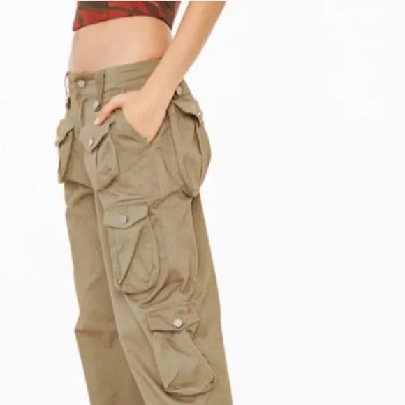 WITH JEAN Tommy Cargo Utility Cut-Offs Shorts in Khaki  READ