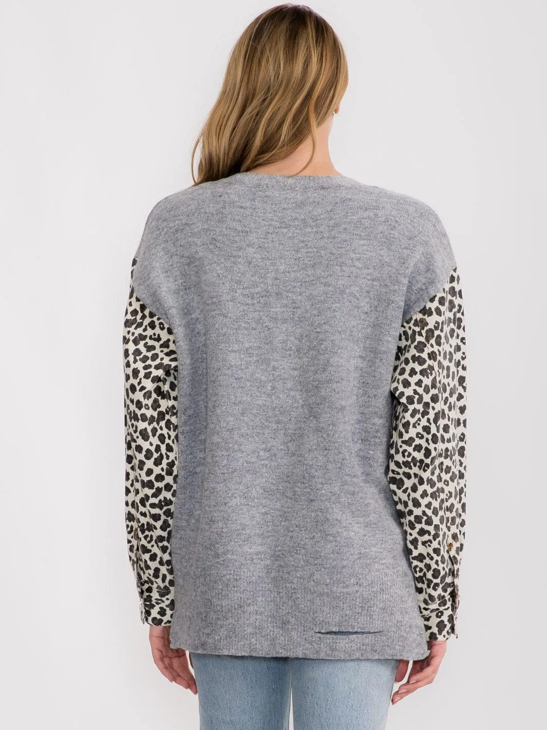 WOMEN'S LONG SLEEVE V-NECK ANIMAL PRINT DISTRESS PULLOVER SWEATER